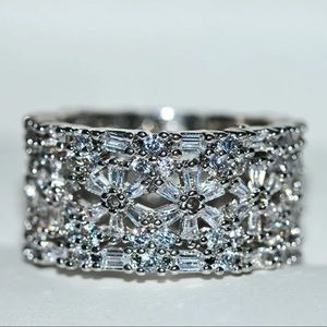 18 CT 925 STERLING SILVER DIAMOND RING